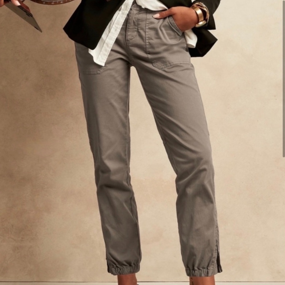 NEW BANANA REPUBLIC SLIM UTILITY  ZIP CUFF PANT - SUPER SOFT COTTON TWILL - PINK